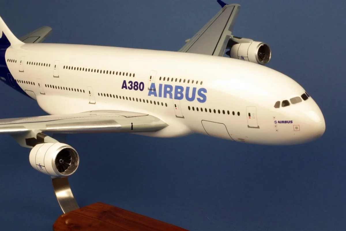 Maquette en bois Airbus A380-861 F-WWEA 'First Flight' – Image 4